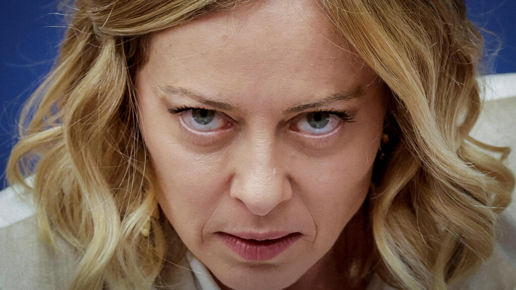 תמונות השנה בעולם 2025 ראש ממשלת איטליה ג'ורג'ה מלוני מסיבת עיתונאים רומא 9 ינואר