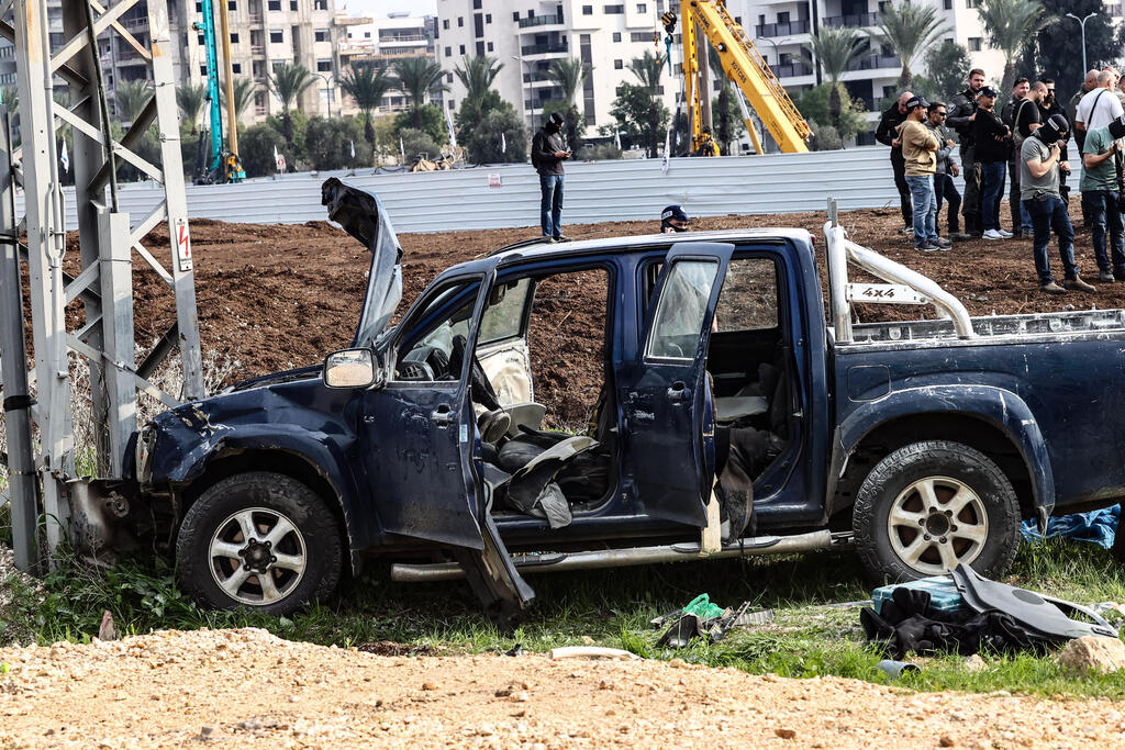 רכבו של המחבל שביצע את פיגוע הדריסה והדקירה בתל יוסף ובית שאן