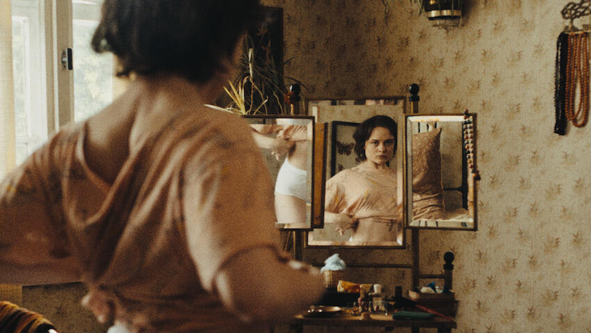 Кадр из фильма "Звук падения" 