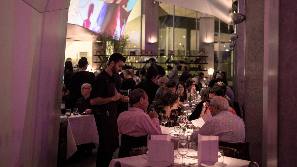 Новогодний ужин (Фото: Охад Кав) מסעדת פאסטל