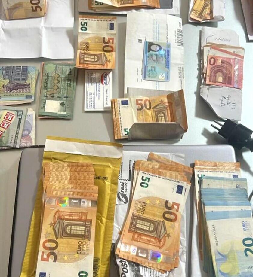 Money seized during the weekend raids (Photo: From the ROMA website) מיליוני אירו נתפסו באיטליה שיועדו לארגון הטרור חמאס