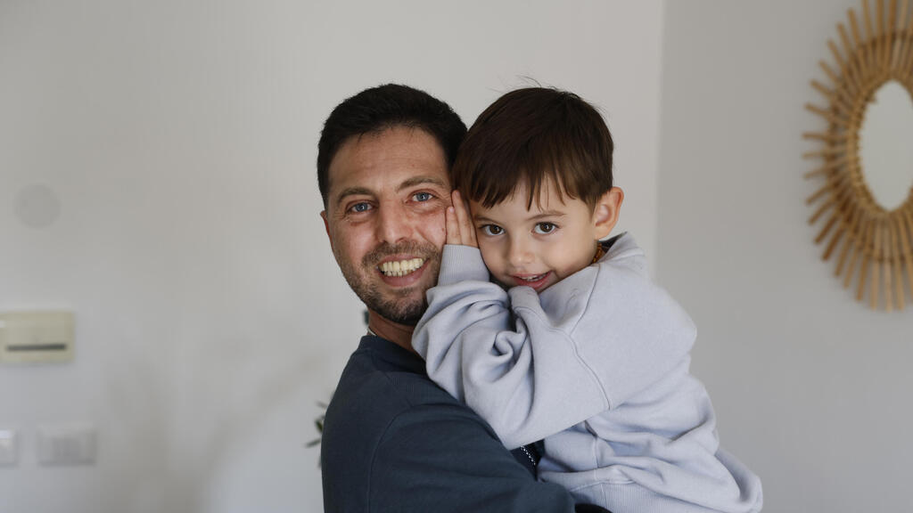 אלקנה בוחבוט, ביחד עם אשתו רבקה ובנו ראם