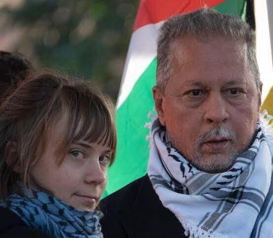 Pro-Hamas activist Mohammed Hannon with Greta Thunberg (Photo: From the X platform) מעצר פעילי חמאס מוחמד חנון עם גרטה טונברג
