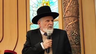 הרב יהודה שלוש מדבר בכנס