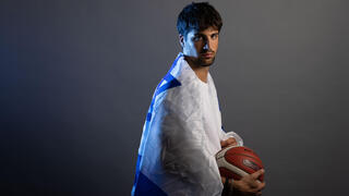 שחקן ה NBA דני אבדיה לקראת היציאה לאליפות אירופה בכדורסל עם נבחרת ישראל, ווינר שוט
