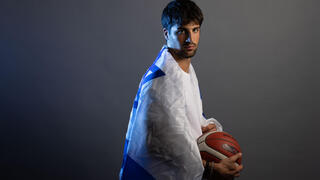 שחקן ה NBA דני אבדיה לקראת היציאה לאליפות אירופה בכדורסל עם נבחרת ישראל, ווינר שוט