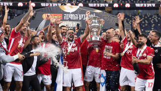 יאיר הורן, שורד השבי, הניף את גביע המדינה לצד קבוצתו האהודה הפועל באר-שבע, ווינר שוט