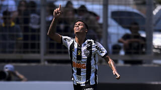 ברוניניו במדי אתלטיקו מיניירו