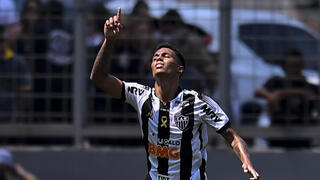 ברוניניו במדי אתלטיקו מיניירו