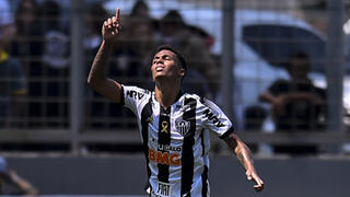 ברוניניו במדי אתלטיקו מיניירו