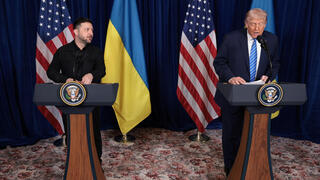 הצהרה של טראמפ עם זלנסקי במאר-א-לאגו