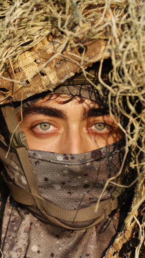 לוחם מצוות הצלפים של מגלן