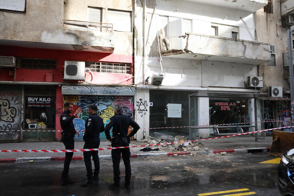 קריסת מרפסת בתל אביב