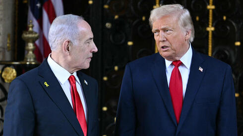 רה"מ בנימין נתניהו ונשיא ארה"ב דונלד טראמפ בפגישתם במאר-א-לאגו
