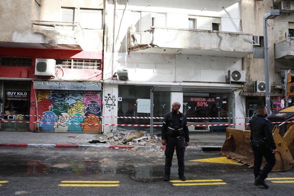 קריסת מרפסת בתל אביב