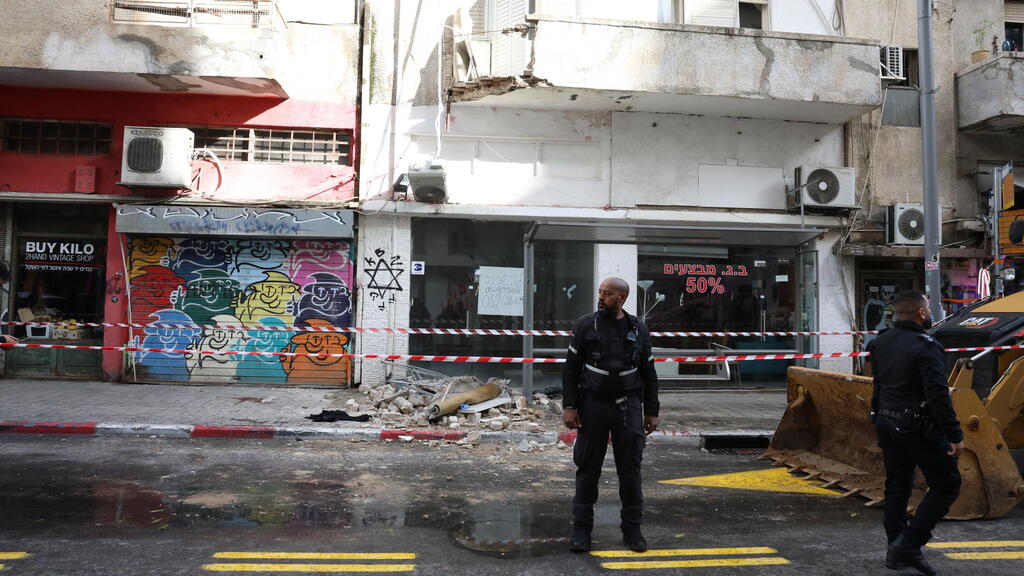 קריסת מרפסת בתל אביב