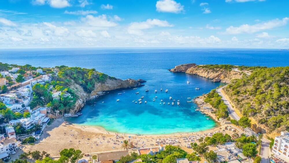 Ибиза (Фото: Balate.Dorin / shutterstock) איביזה. לא רק מסיבות, גם חופים שווים