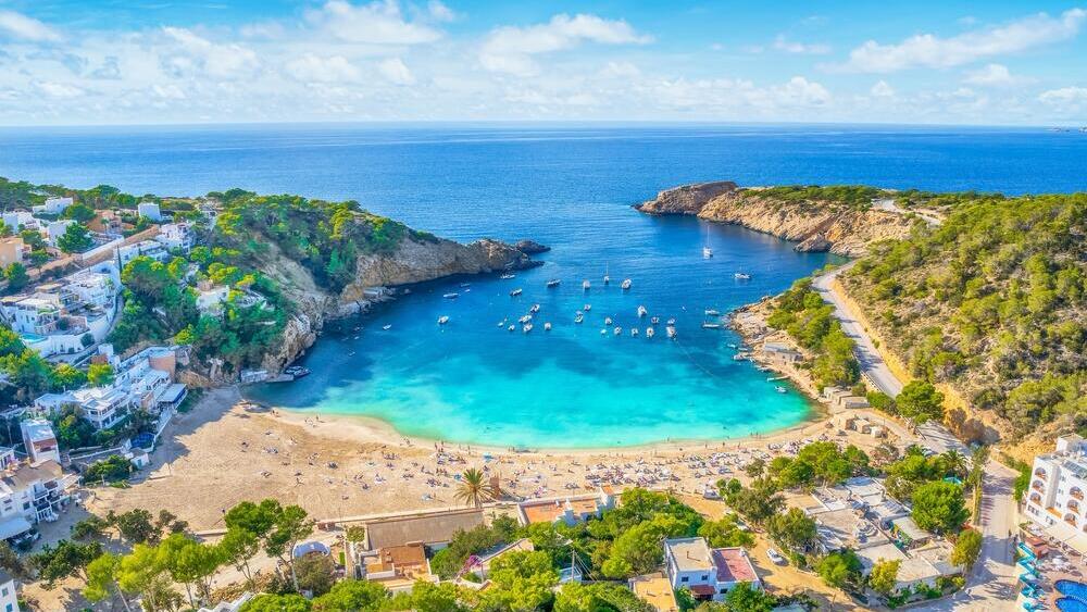 איביזה. לא רק מסיבות, גם חופים שווים