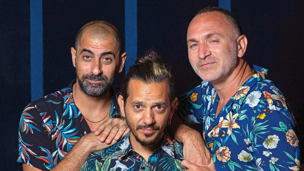 שלישיית מה קשור