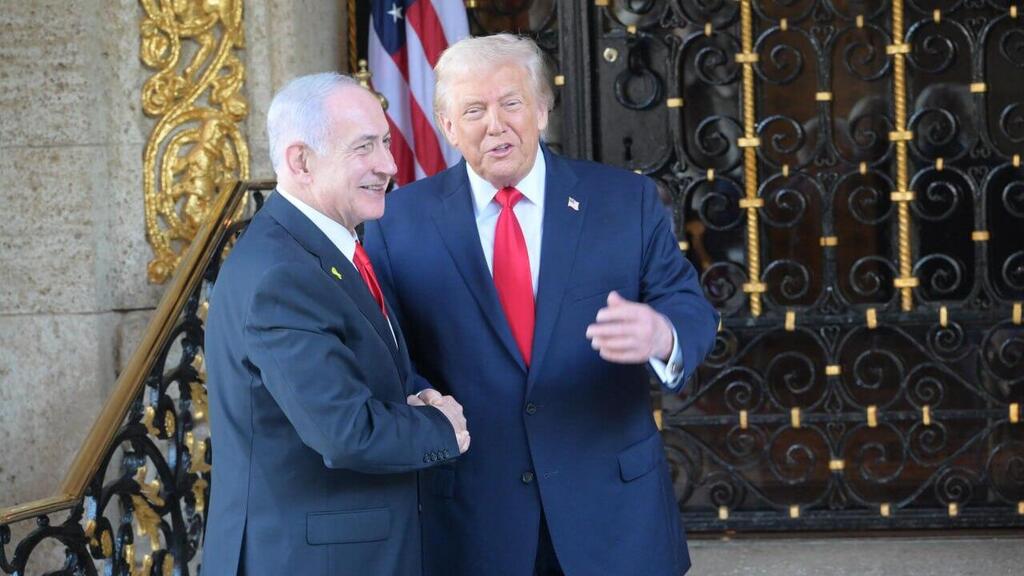 רה"מ בנימין נתניהו ונשיא ארה"ב דונלד טראמפ בפגישתם במאר-א-לאגו