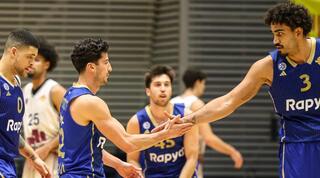 שחקני מכבי תל אביב מרוצים