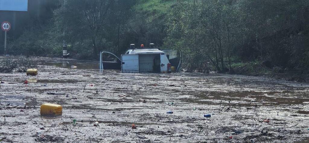 חילוץ לכודים מנחל סמוך לצומת מגידו