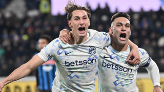 אספוסיטו ולאוטרו חוגגים את שער הניצחון