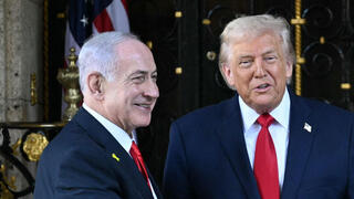 רה"מ בנימין נתניהו ונשיא ארה"ב דונלד טראמפ בפגישתם במאר-א-לאגו