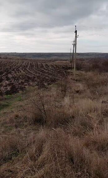 השדה החרוש במקום שבו עמד בית הקברות היהודי