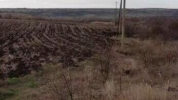 השדה החרוש במקום שבו עמד בית הקברות היהודי