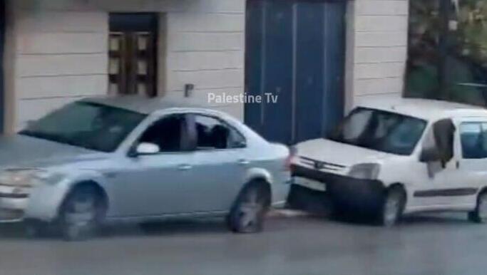 לוחמים מצנחנים נכנסו לכפר פלסטיני והשחיתו כלי רכב