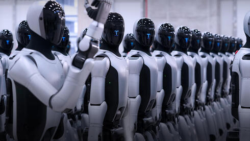 צבא הרובוטים של חברת UBTech 