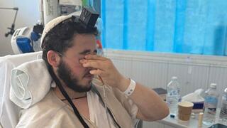 ניצל בנס. לייבל לזרוב קורא "שמע ישראל" במיטה בבית החולים