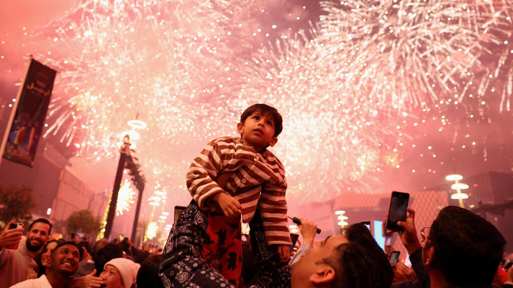 Наступление Нового года (Фото: REUTERS/Mohammed Salem) קטאר חגיגות שנה חדשה 2026