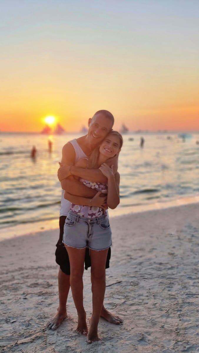 אריק רוזנטל ואשתו, אפרת