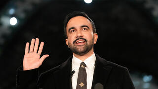 ראש העיר ניו יורק זוהראן ממדאני נשבע אמונים בטקס פרטי בתחנת רכבת נטושה בעיר  