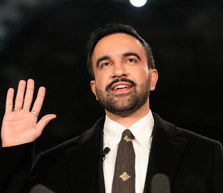 ראש העיר ניו יורק זוהראן ממדאני נשבע אמונים בטקס פרטי בתחנת רכבת נטושה בעיר  