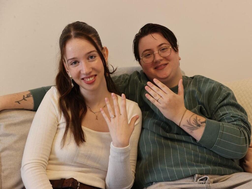 עדי אברס ובת זוגה