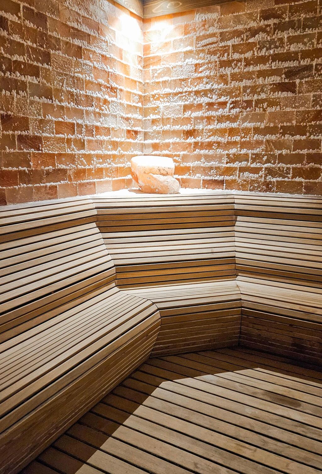 Spa at home, with or without a salt room (Photo: Olette17, shutterstock) בונים ספא בבית עם או בלי חדר מלח