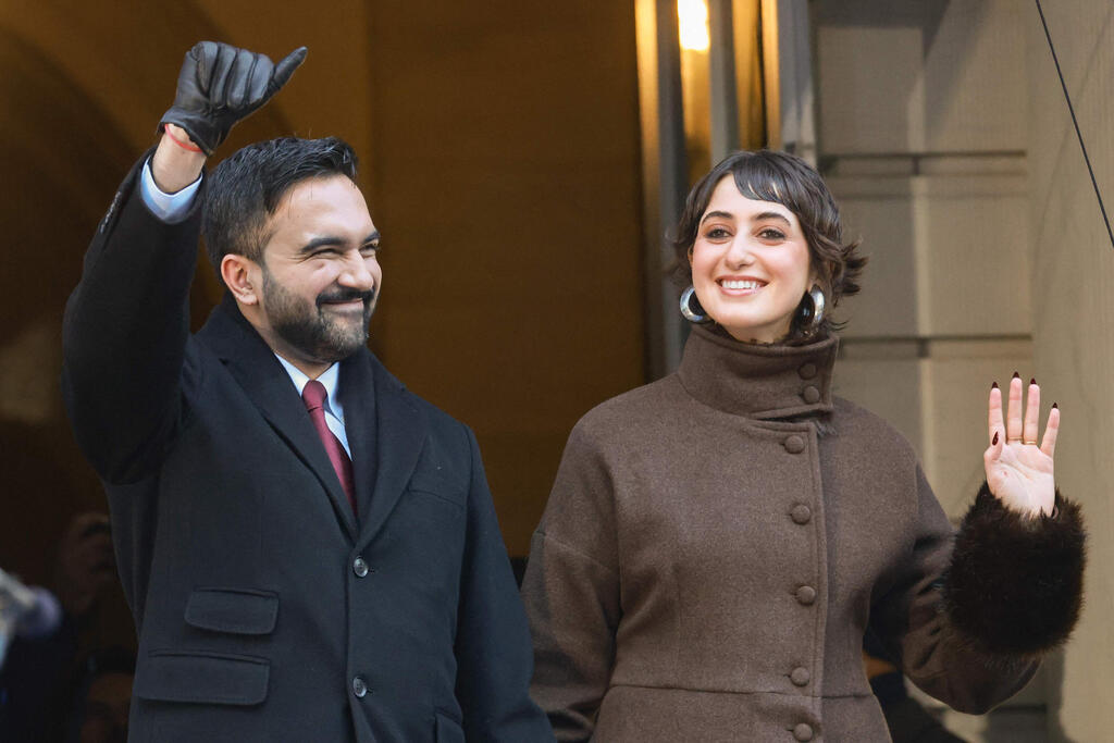 ארה"ב מסיבת ה השבעה של ראש העיר ניו יורק זוהראן ממדאני כאן עם אשתו ראמה דוואג'י