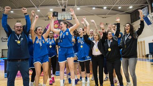 שחקניות ר"ג והגביע