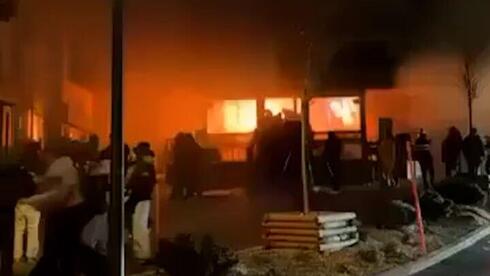 שריפה ב ואלה ב שווייץ בבר במהלך חגיגות השנה החדשה