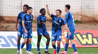 שחקני מכבי פתח תקווה חוגגים