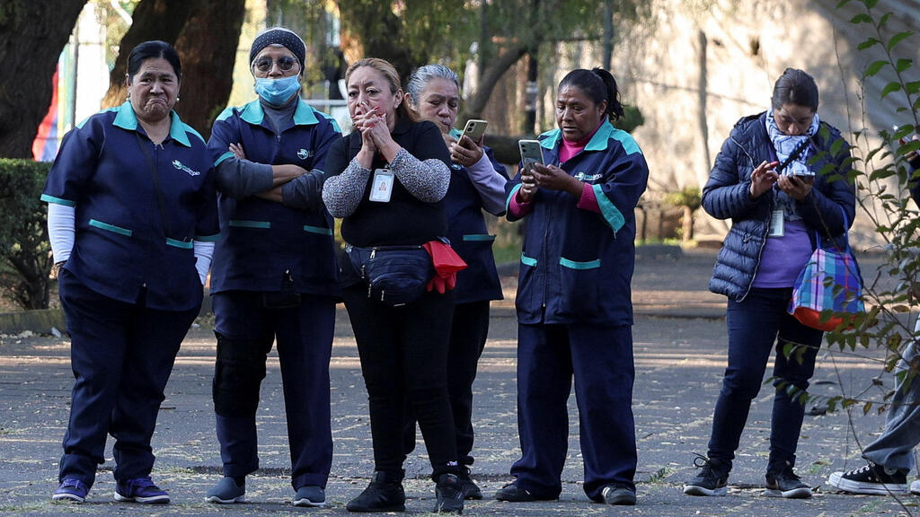 רעידת אדמה התרחשה בזמן מסיבת עיתונאים של נשיאת מקסיקו