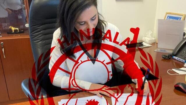 Одна из опубликованных хакерами фотографий התמונות שהודלפו מתוך הטלפון של איילת שקד