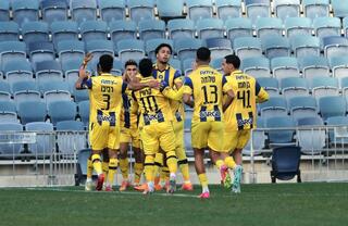 שחקני מכבי ת"א חוגגים