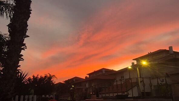 שקיעה אדומה בראשון לציון