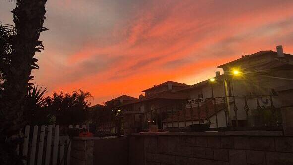 שקיעה אדומה בראשון לציון