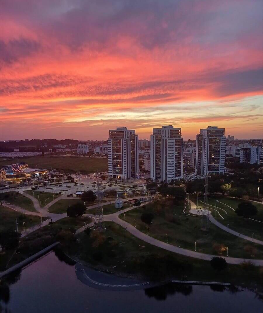 Hadera (Photo: Darina Litvinov) שקיעה אדומה בחדרה