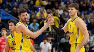 רומן סורקין וגור לביא חוגגים